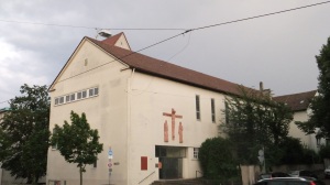 Die Brenzkirche am Kochenhof: Zum Kirchentag wird sie zur Atelierkirche<br /> (Foto: U. Kammerer)
